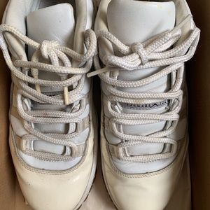 Air Jordan 11 Retro Low Lt Zen Grey